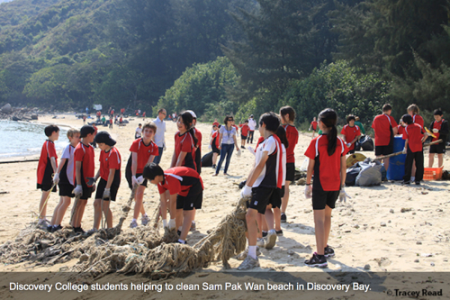 DC students beach clean-up